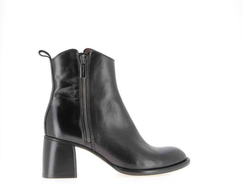 s1747a-noir